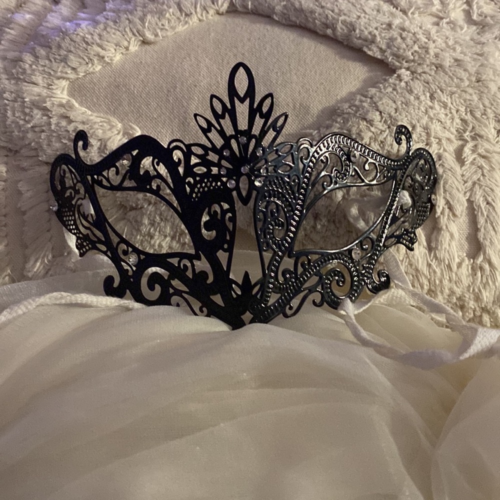 Quality Masquerade Mask - Picture 6 of 6